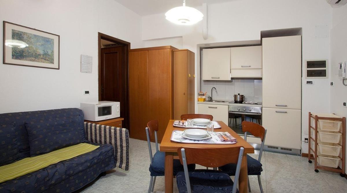 Casavacanze Internazionale Ντιάνο Μαρίνα Εξωτερικό φωτογραφία