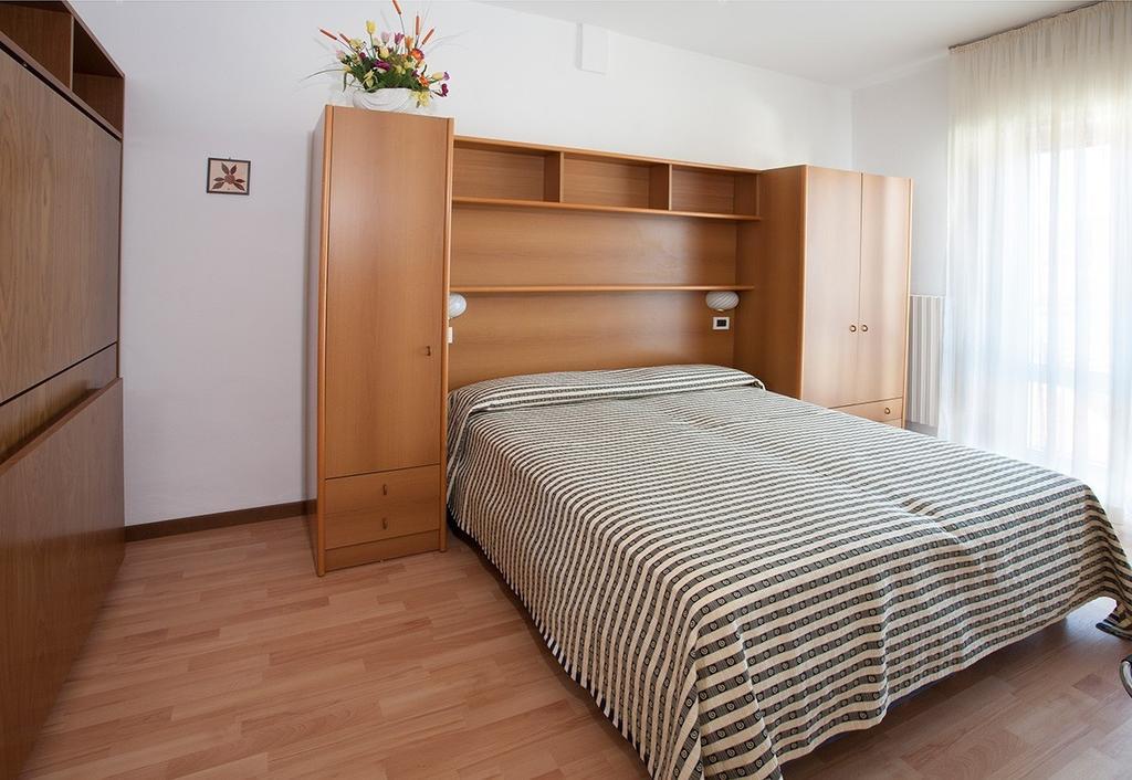 Casavacanze Internazionale Ντιάνο Μαρίνα Εξωτερικό φωτογραφία